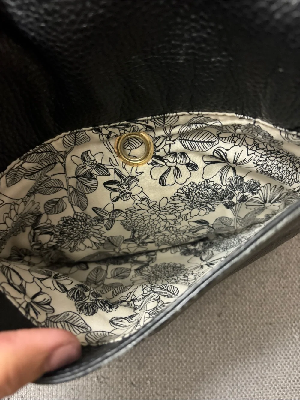 Vera Bradley Carson Saddle